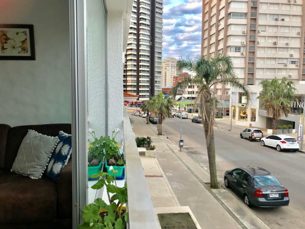 Simon Bolivar, Peninsula Punta del Este Esterno foto